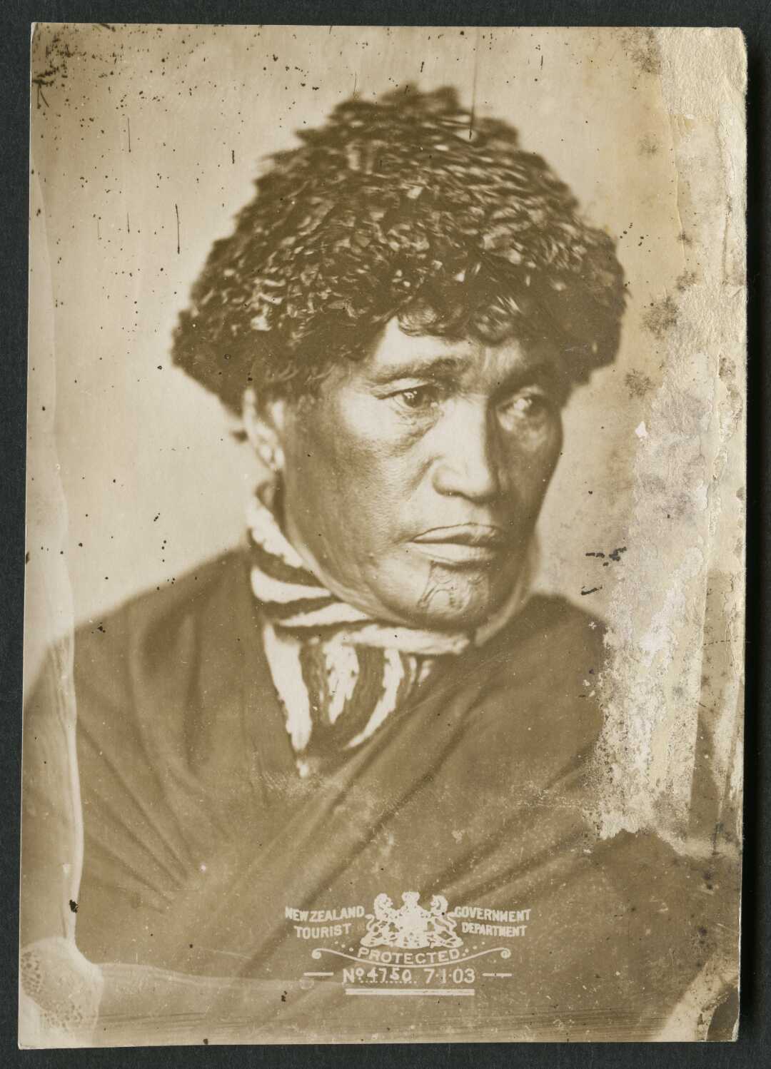 Pōtae Taua | Mourning Caps